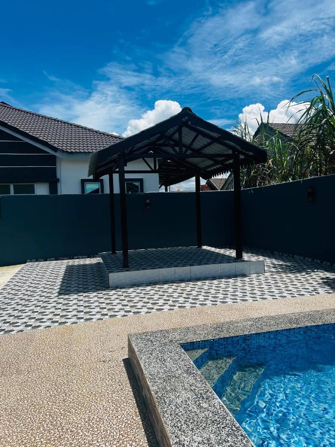 Villa Pool Kepala Batas Kampong Hilir  Ngoại thất bức ảnh