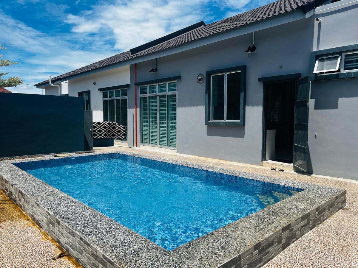 Villa Pool Kepala Batas Kampong Hilir  Ngoại thất bức ảnh